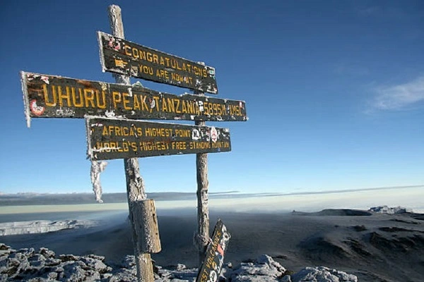 Kilimanjaro Machame Route — whisky route summit Uhuru Peak